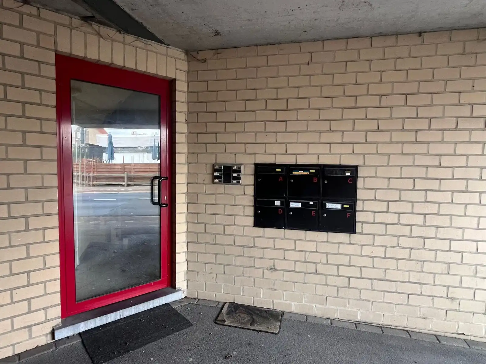 Opbrengsteigendom in Zulte met 6 appartementen, garages en staanplaats – volledig verhuurd foto 5
