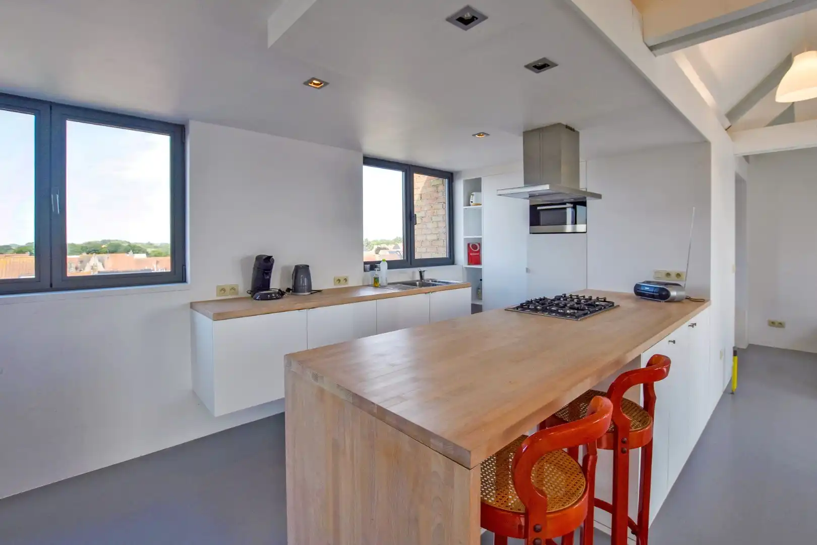 Prachtig dakappartement (loft-stijl) 68 m², gelegen op het Marktplein.  foto 4