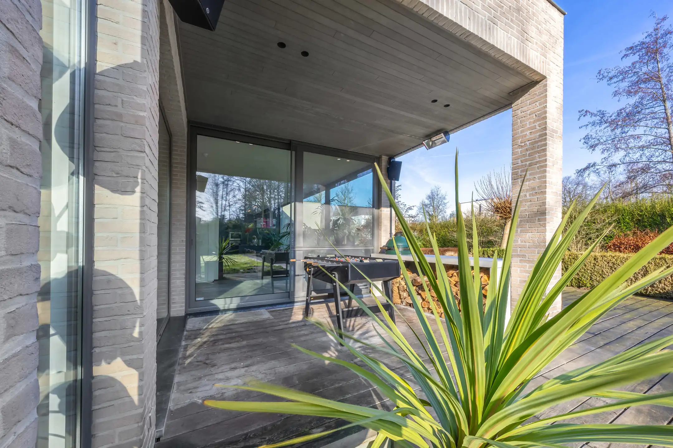 Luxueuze moderne villa met zwemvijver en prachtig poolhouse foto 20