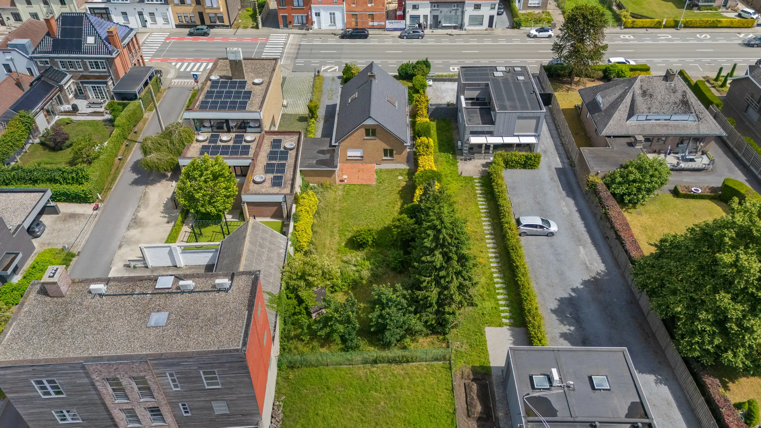Alleenstaande bungalow met 4 kamers op toplocatie. foto 17