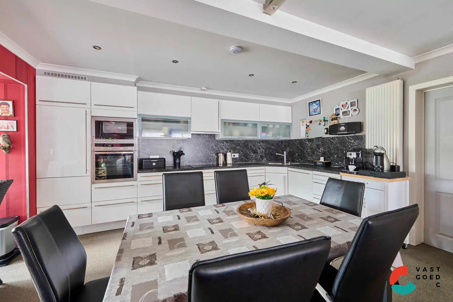 Ruime woning in een rustige gelegen wijk foto 9