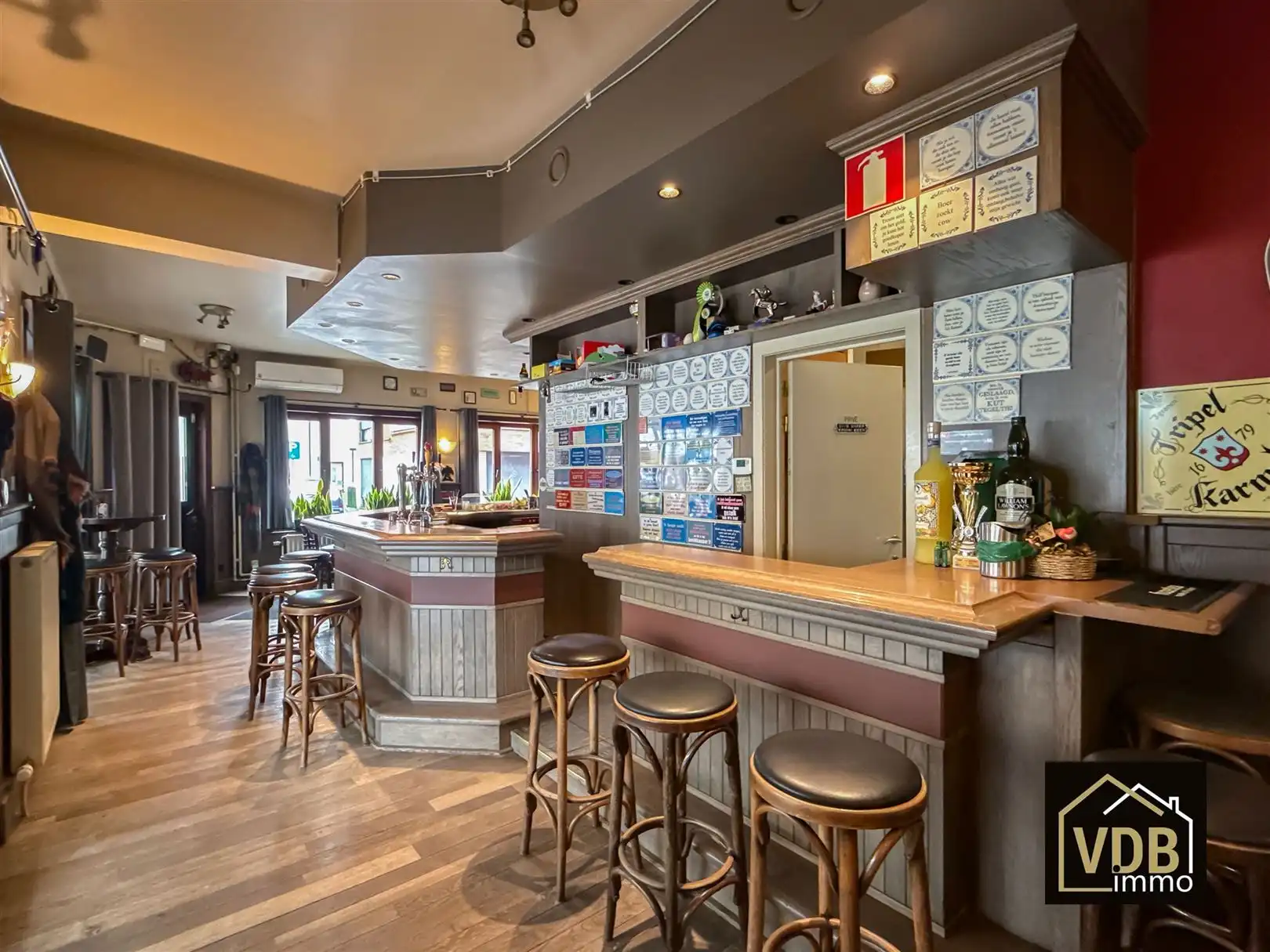 HANDELSHUIS MET WOONST foto 23