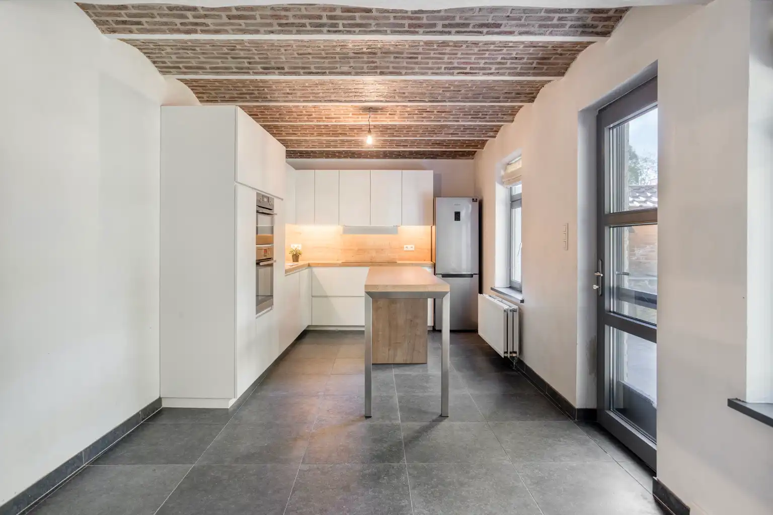 RUIME WONING MET TUIN IN BOUTERSEM foto 7