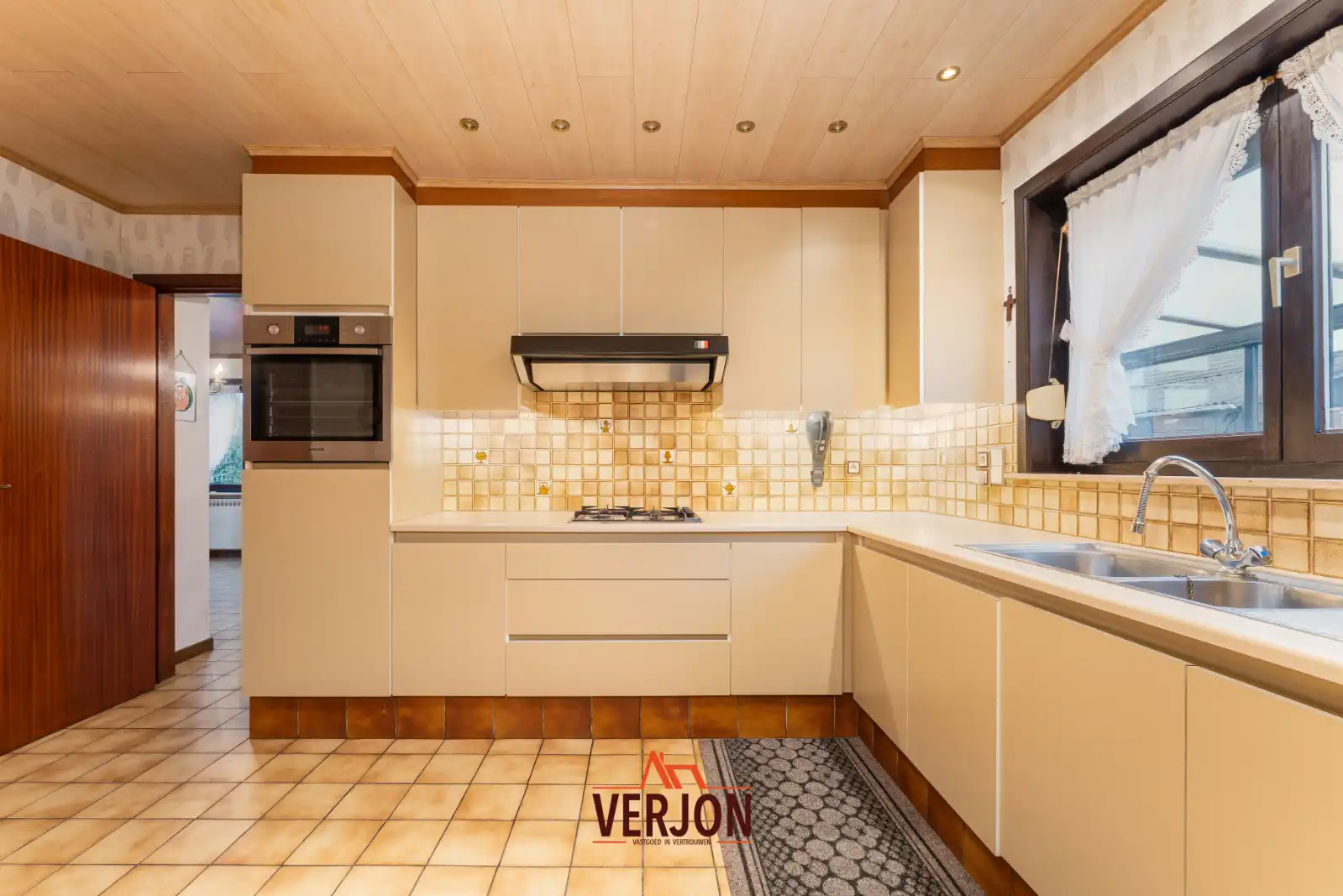 Halfopen bebouwing op wandelafstand van de markt! foto 6