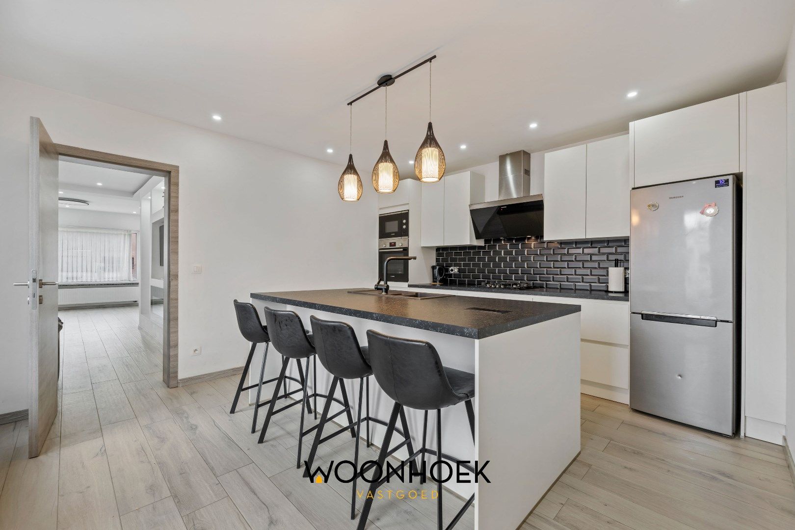 Gerenoveerde (label C) 3-slpk woning nabij het centrum van Sint-Niklaas! foto {{pictureIndex}}