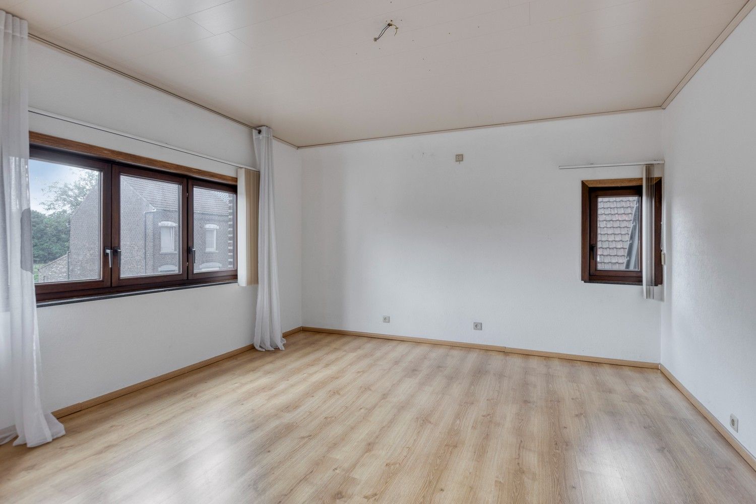 Halfopen gezinswoning met drie slaapkamers (mogelijkheid tot 4), grote tuin en zonnepanelen! foto 24