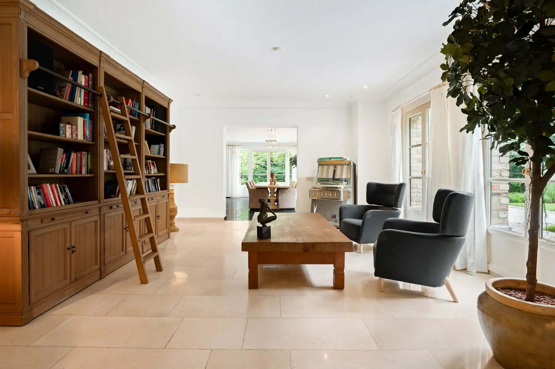 Exclusieve villa met parktuin foto 17