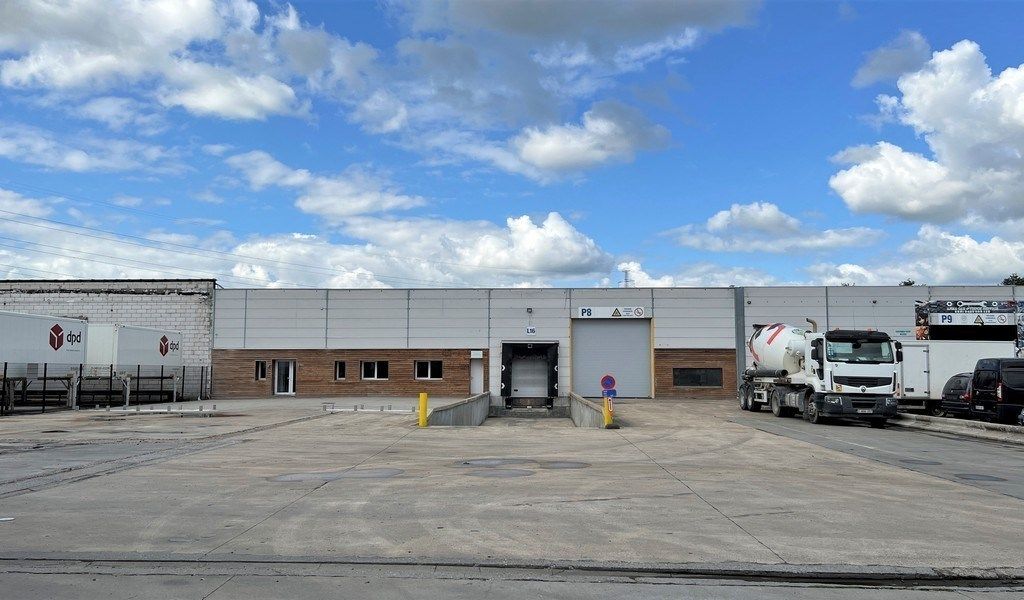 Magazijn te huur vlakbij afrit E17 te Sint-Niklaas foto 8