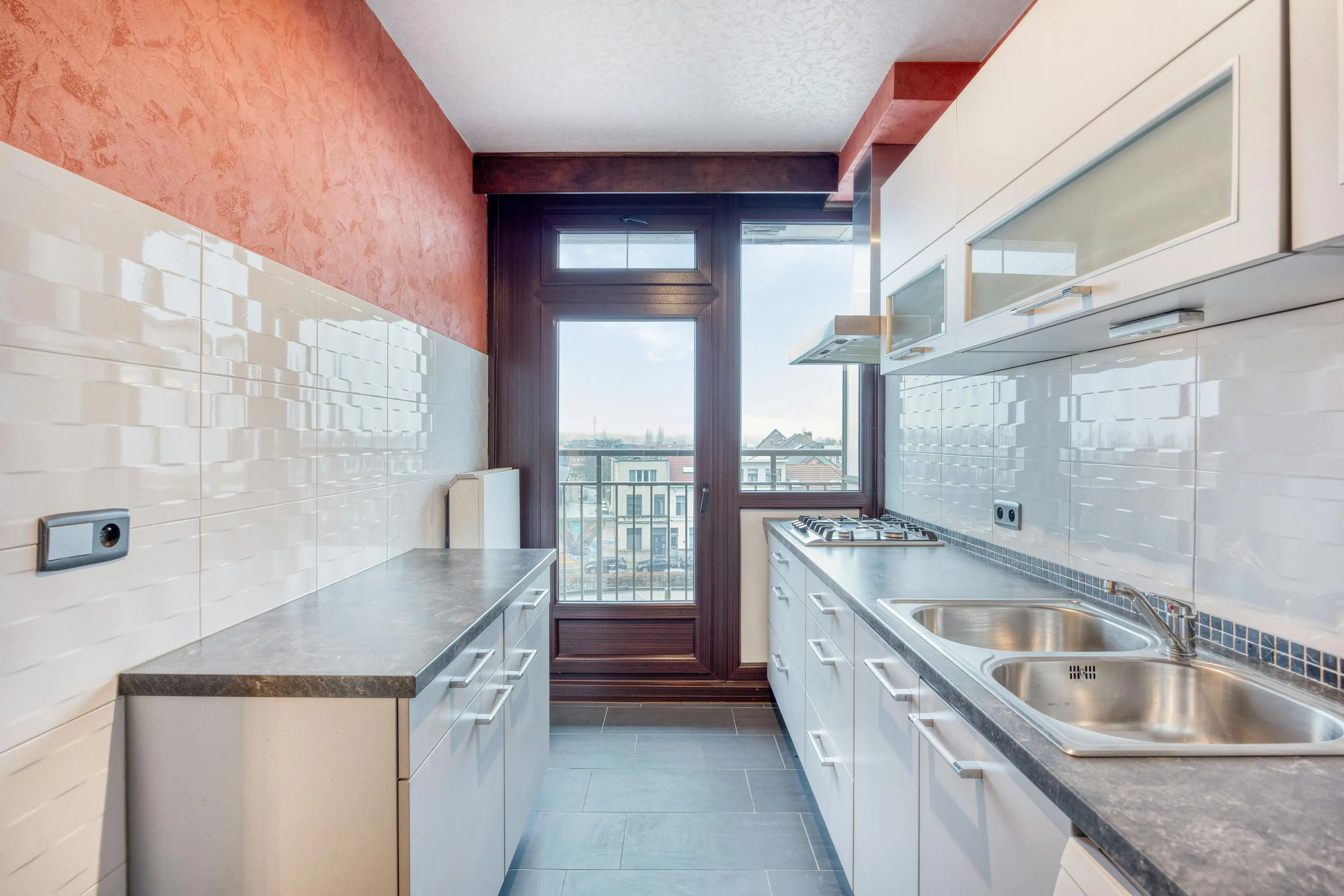 Appartement met 2 slaapkamers te koop in het hart van Wilrijk foto 3