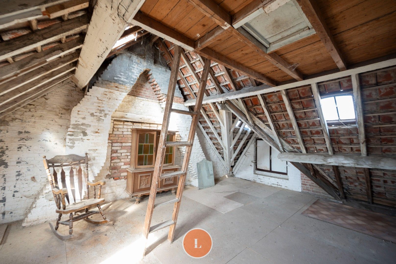 Te renoveren woning te koop in Menen foto 13