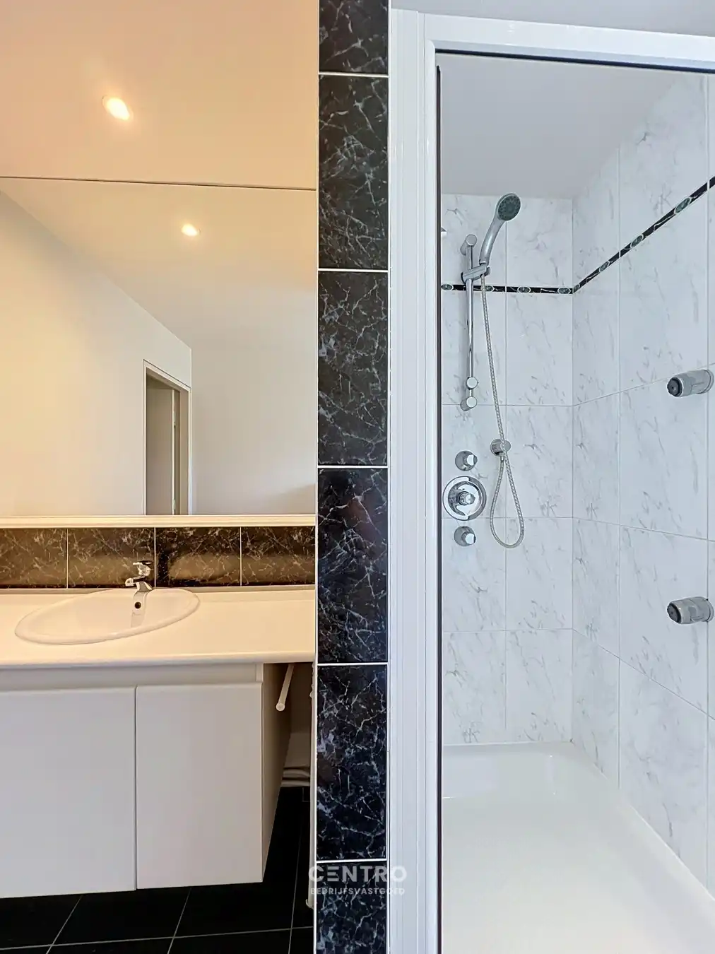 EXCLUSIEVE VILLA MET RUIME KANTOORVLEUGEL OP 1.191 M² – LUXE, RUIMTE EN VEELZIJDIGHEID! foto 23