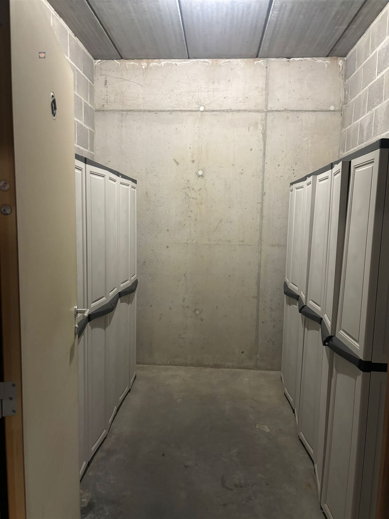 Ondergrondse staanplaats met ruime berging te koop foto 9