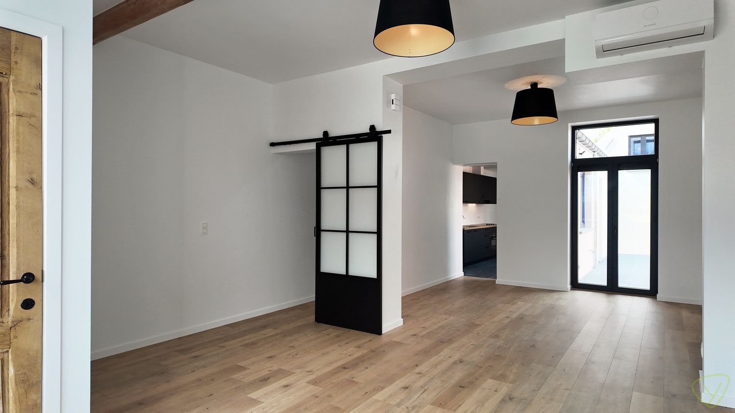 Kwaliteitsvol gerenoveerde en zeer energiezuinige woning vlakbij Veldekensbrug! foto 22