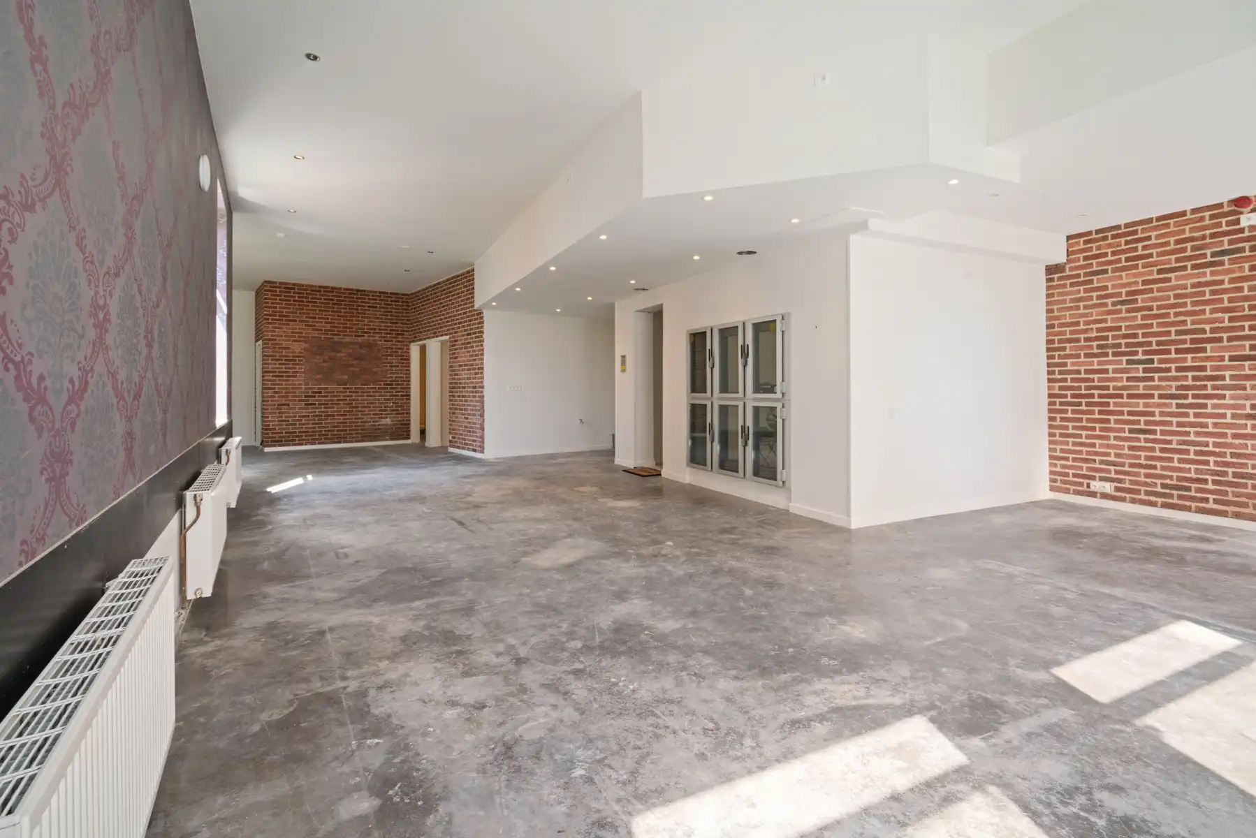 Gebouw voor gemengd gebruik met bovenliggend appartement  foto 2