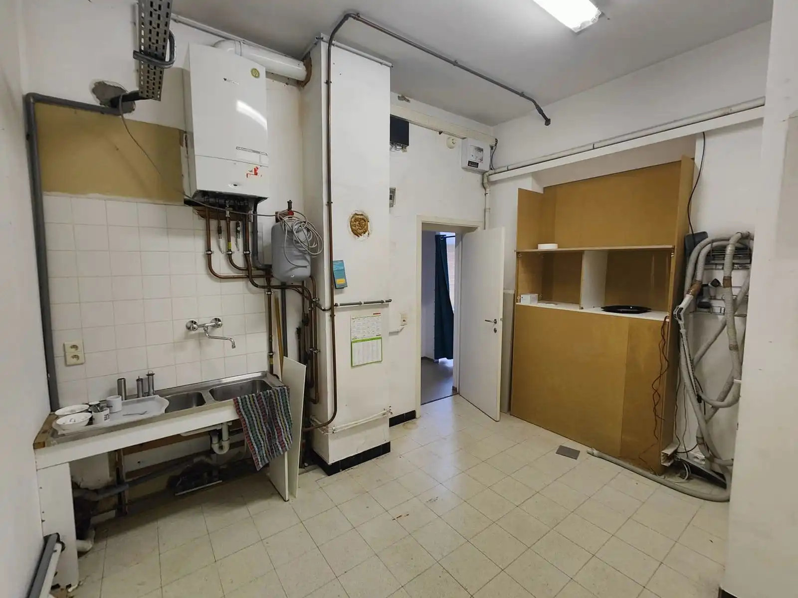 Titel: Commercieel gelijkvloers op toplocatie in het hart van Beveren foto 8