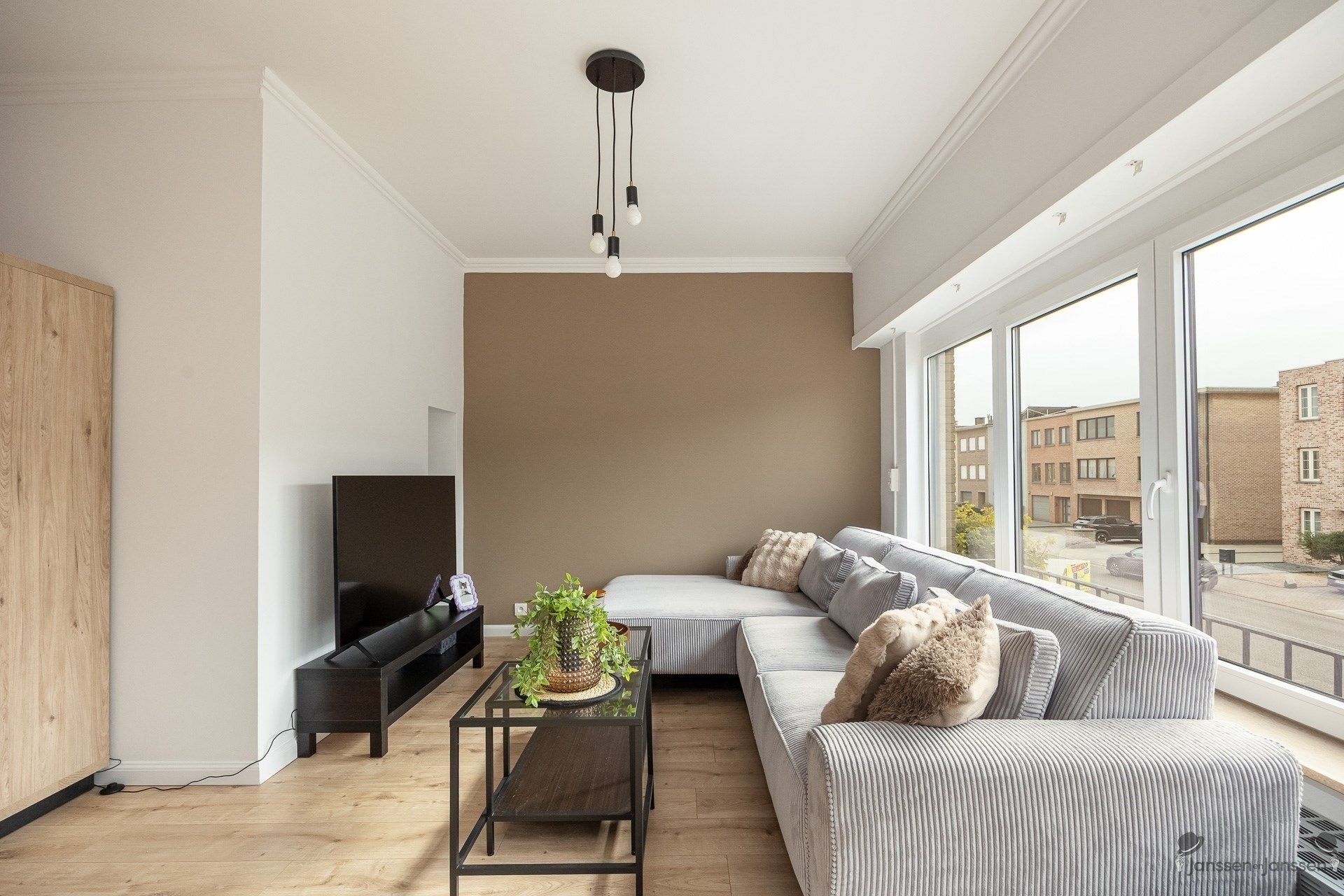 Prachtige en ruime gezinswoning in Stabroek met veel licht en een moderne afwerking. foto 7