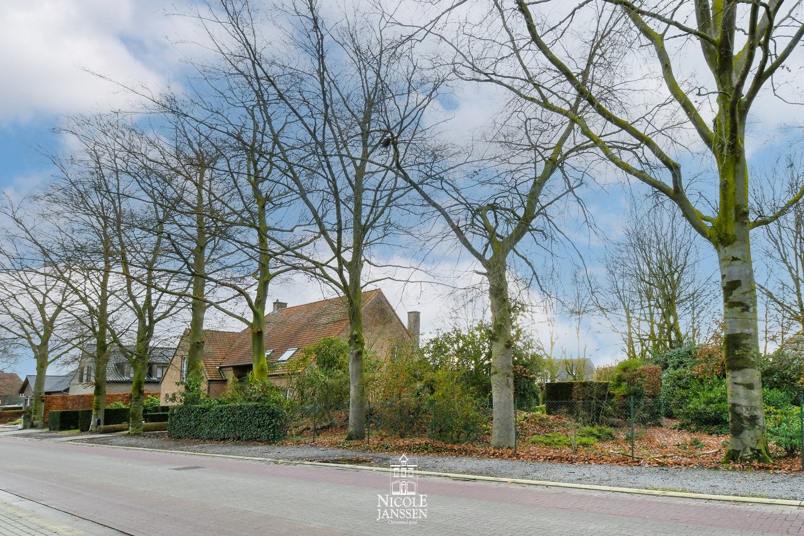 Ruime villa in landelijke stijl met zwembad foto 33