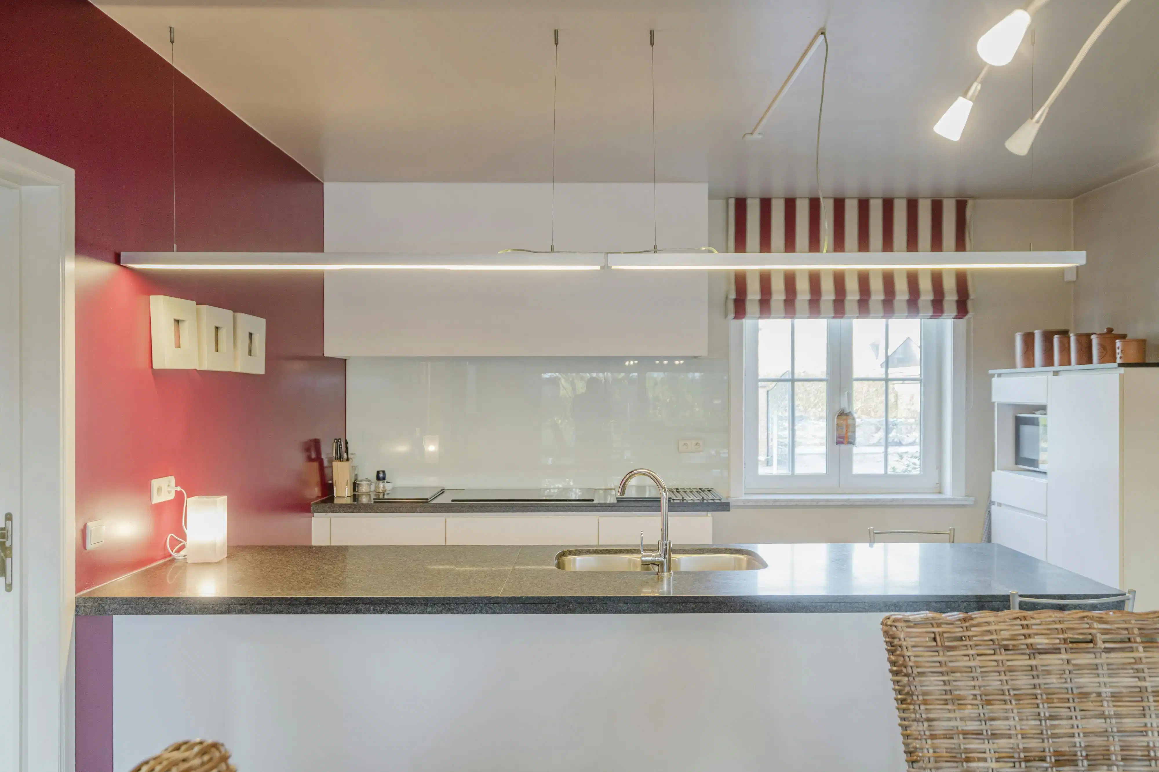 Villa met stallingen te koop op een ruim perceel van  10.026m² foto 9