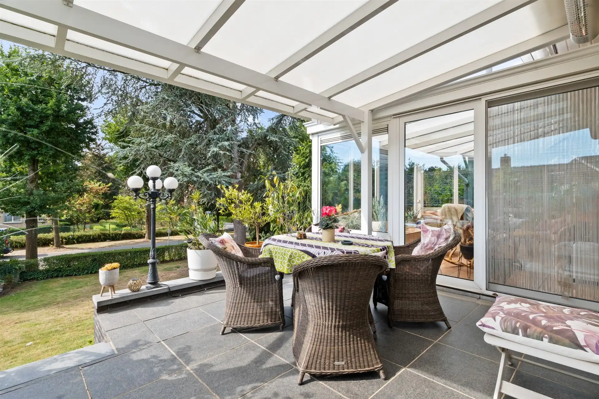 Riante villa op een mooie en rustige locatie. foto 3