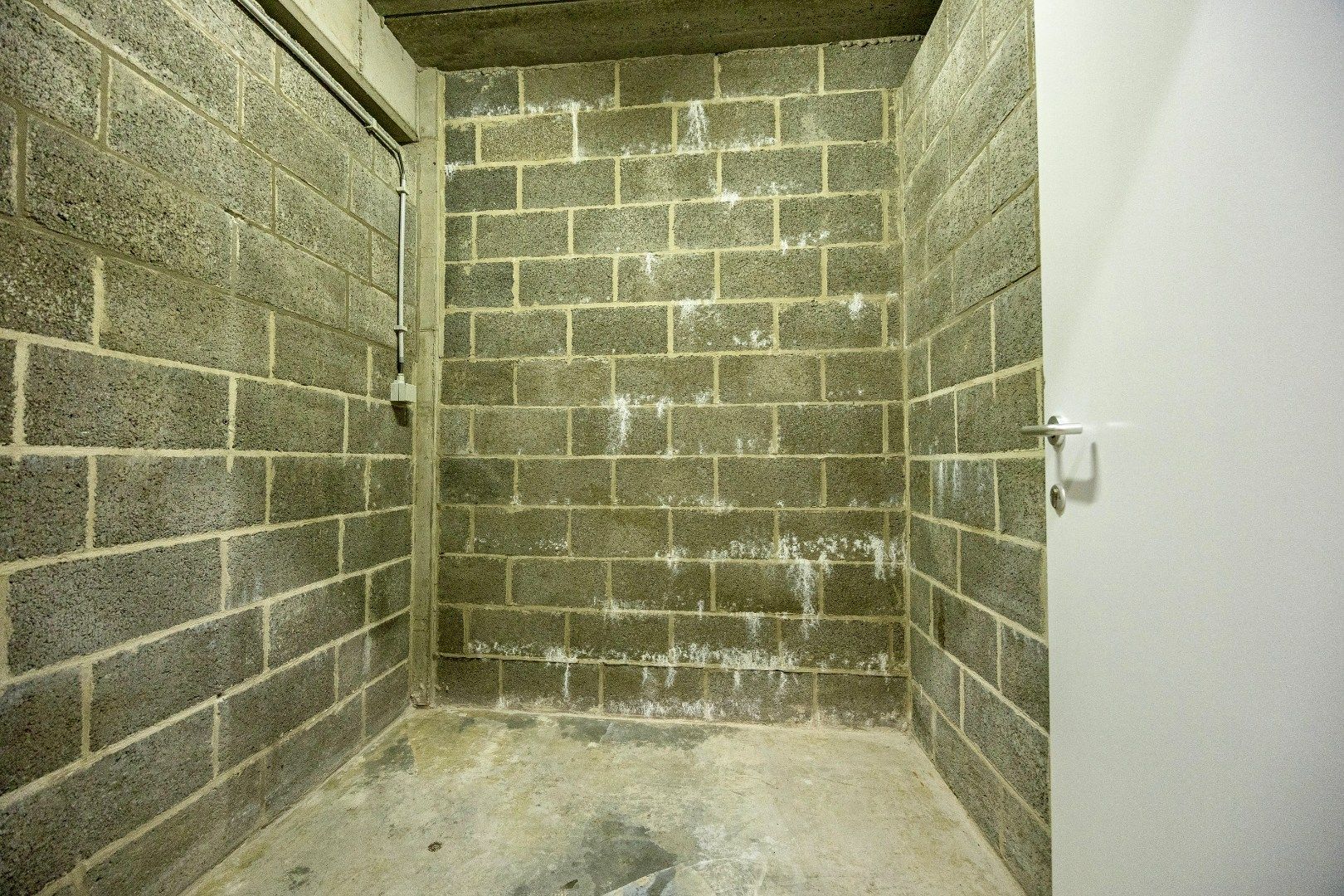 Instapklaar en energiezuinig appartement met 2 slpk te Buizingen. foto 18