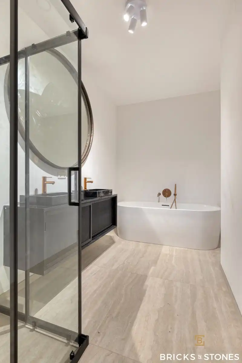 Nieuwbouwwoning met 4 slaapkamers en zonnige tuin foto 13