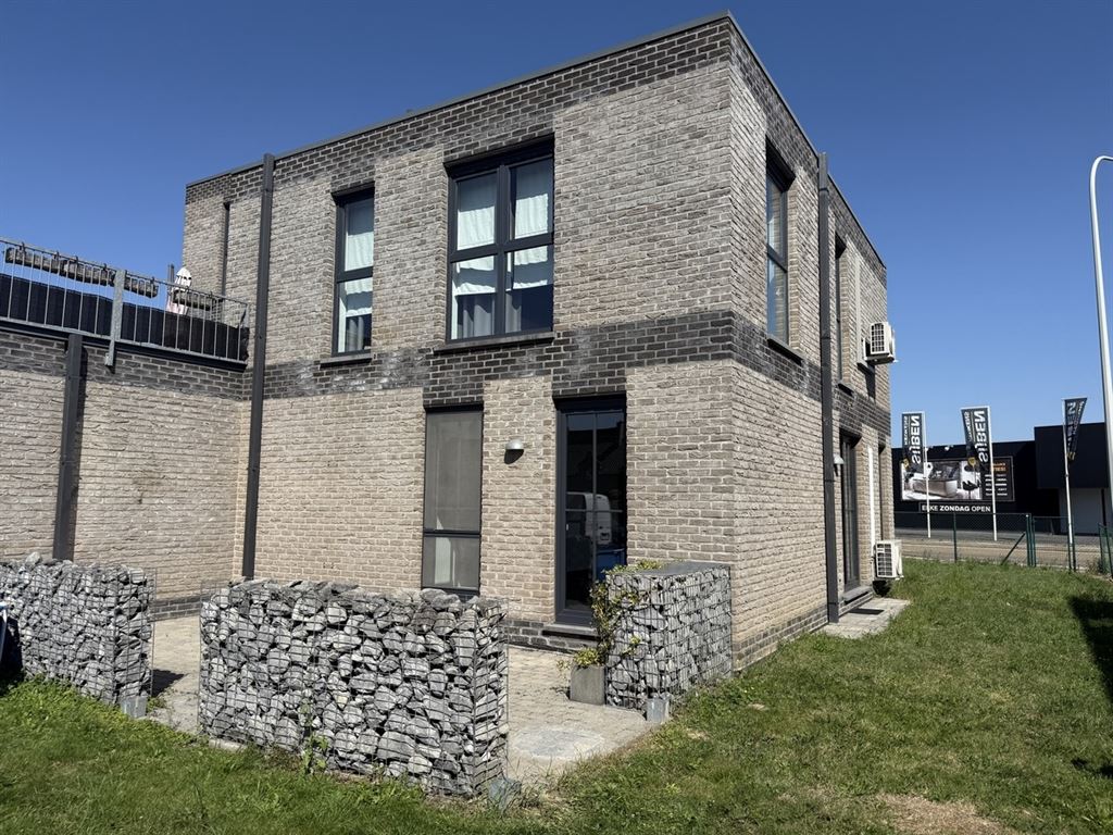 Appartement foto {{pictureIndex}}