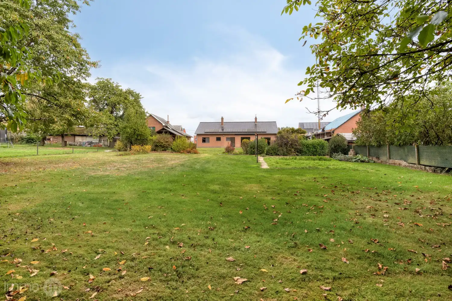 Uitstekend onderhouden open bebouwing met zonnepanelen en 3 tot 5 slaapkamers op prachtig perceel van 55a43ca foto 41