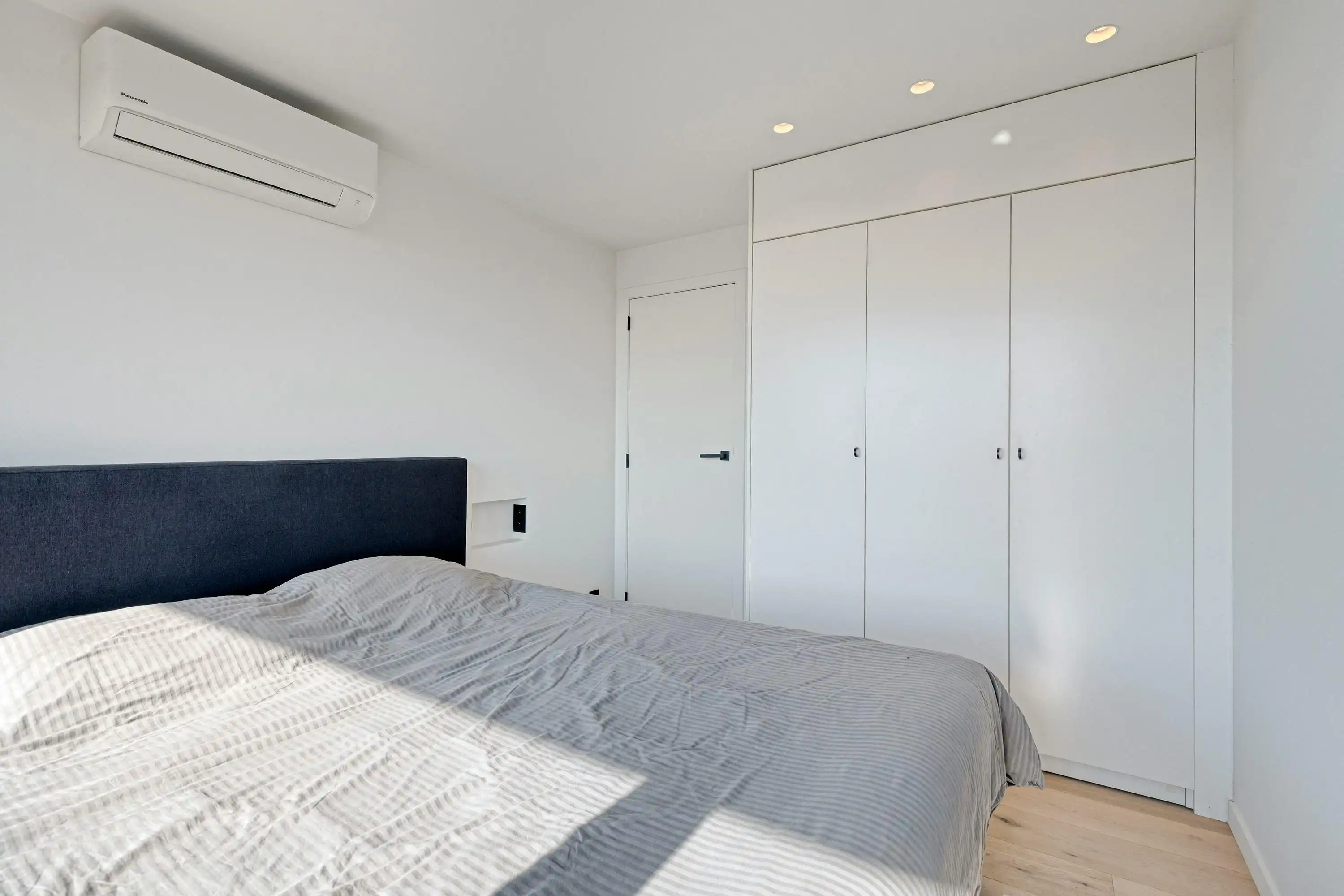 Instapklaar appartement op de 8ste verdieping met ruim terras en open uitzicht foto 6