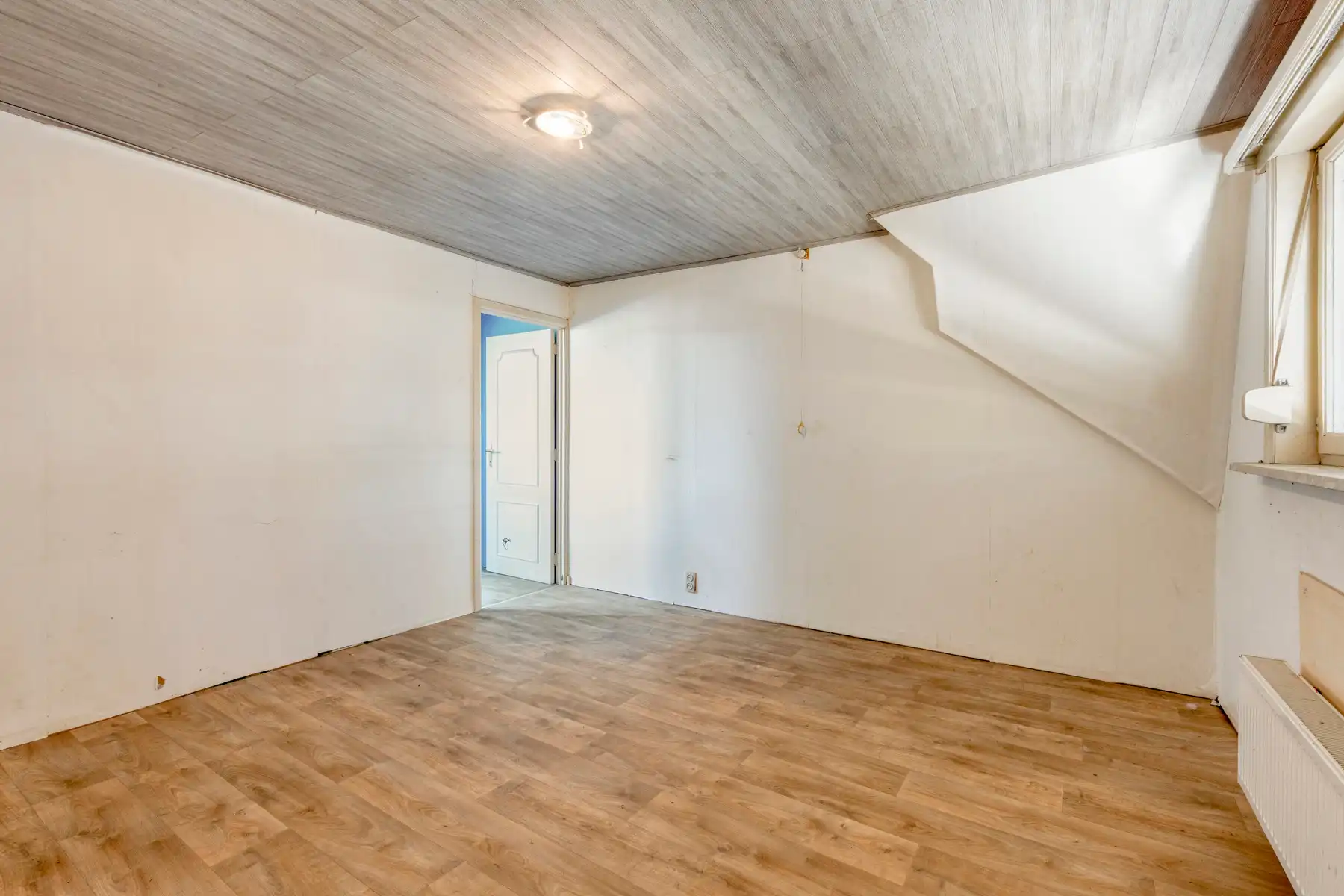 Te renoveren halfopen bebouwing met 3 slaapkamers - 621 m² foto 11