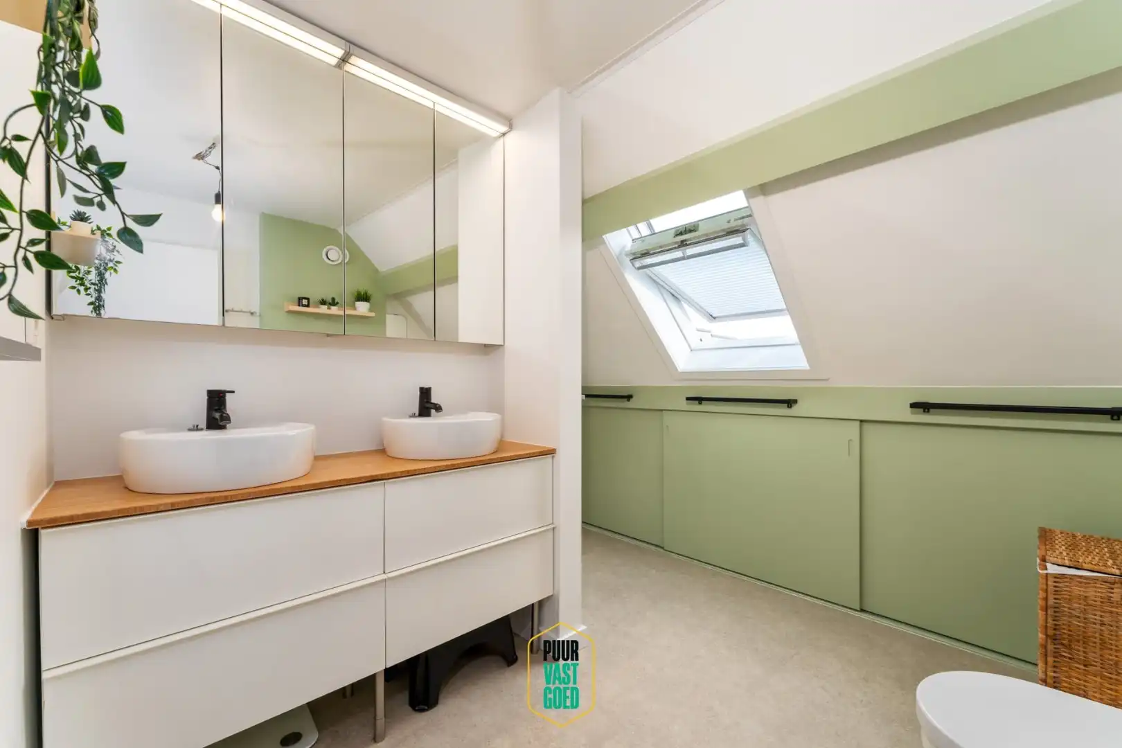 Gerenoveerd ruim woonhuis met zuidgerichte tuin in de dorpskom temidden van de polders foto 17
