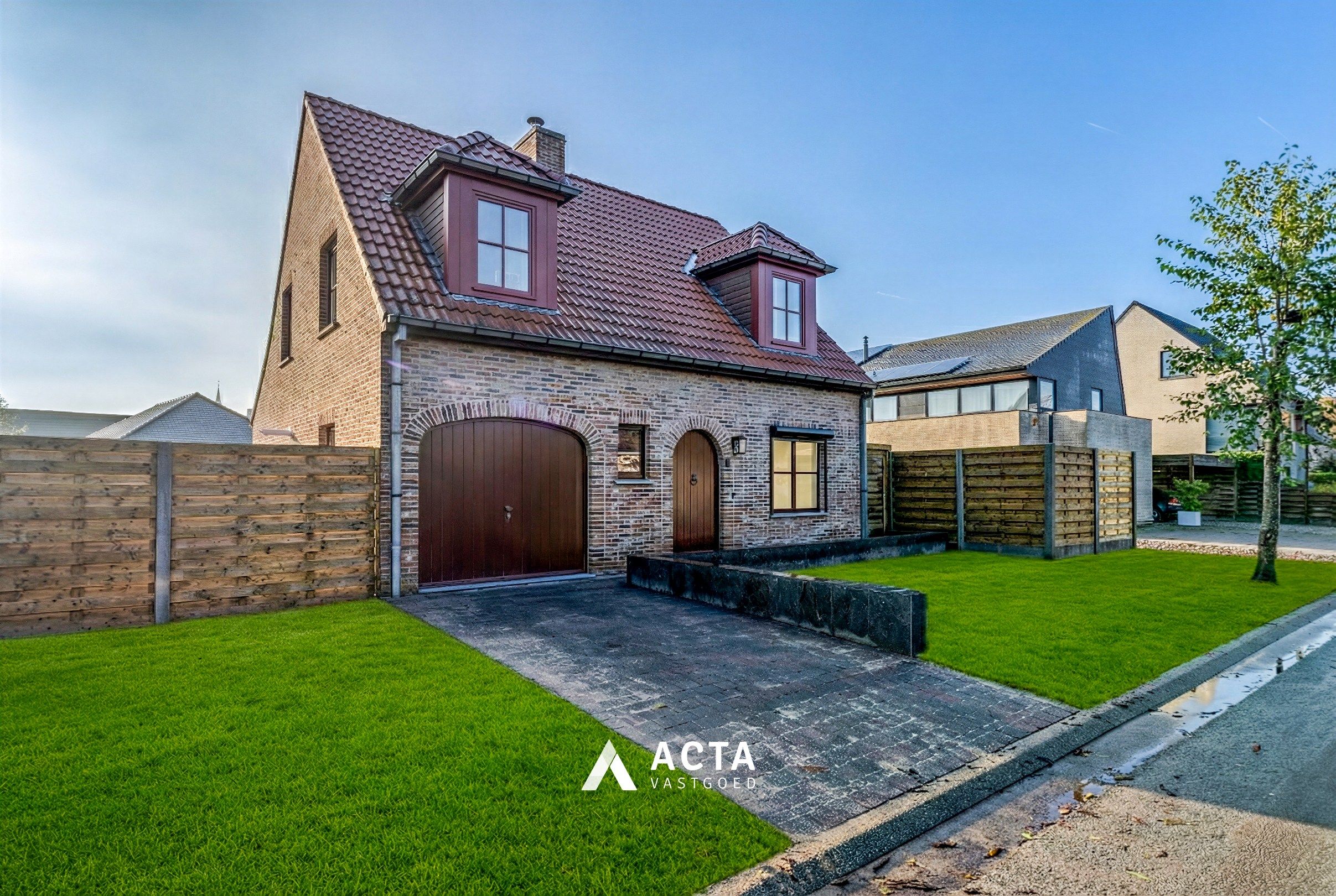 Gerenoveerde villa met gunstige EPC! foto {{pictureIndex}}