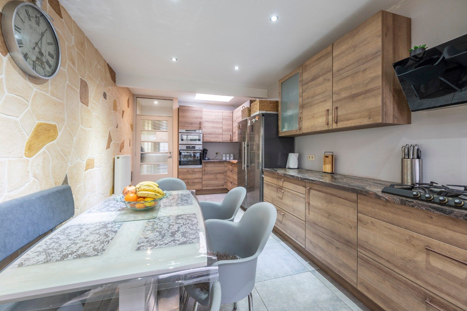 Ruim atelier (340m²) met woonst! foto 12