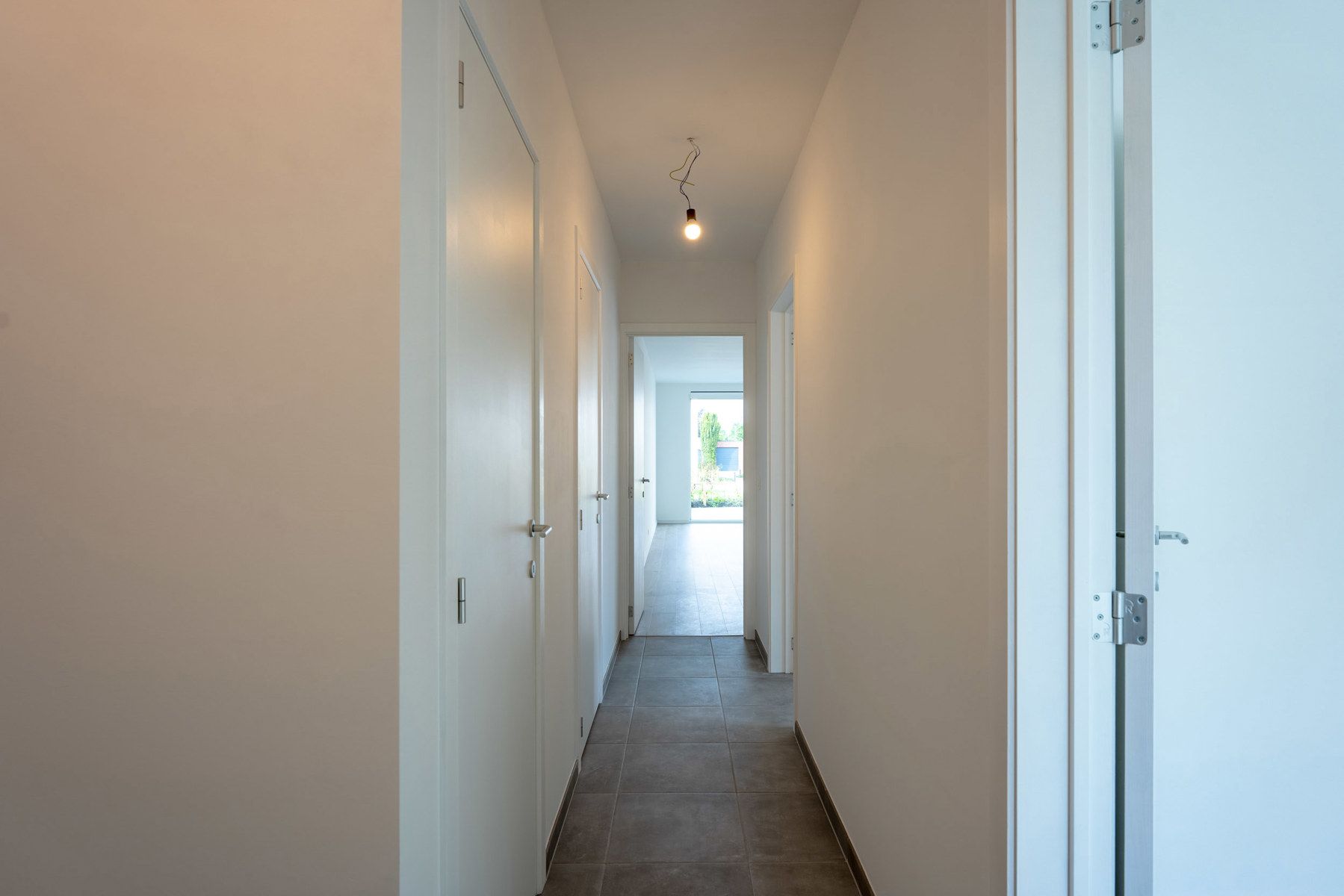 Zéér verzorgd nieuwbouwappartement met autostaanplaats en terras! foto 4
