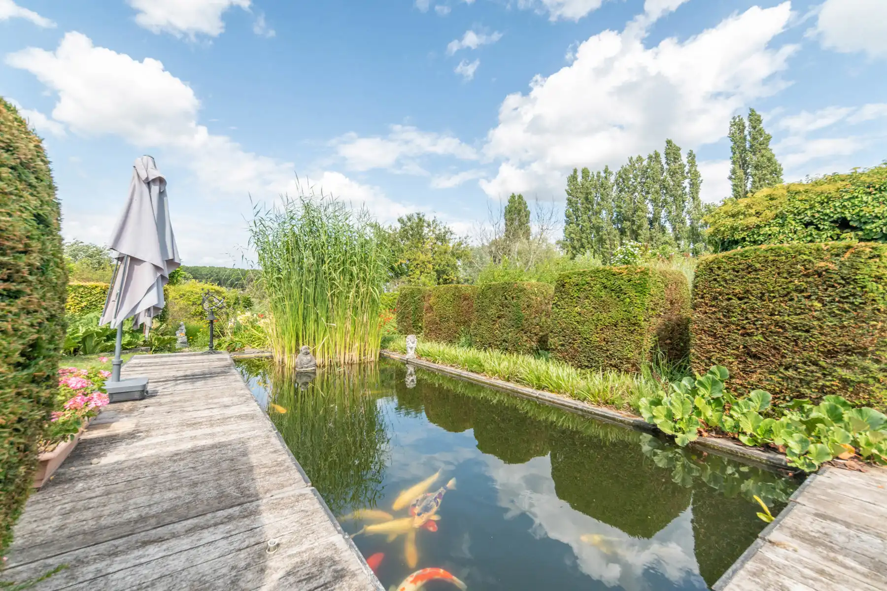 Charmante woning met prachtig groen uitzicht op 1.535 m² foto 14