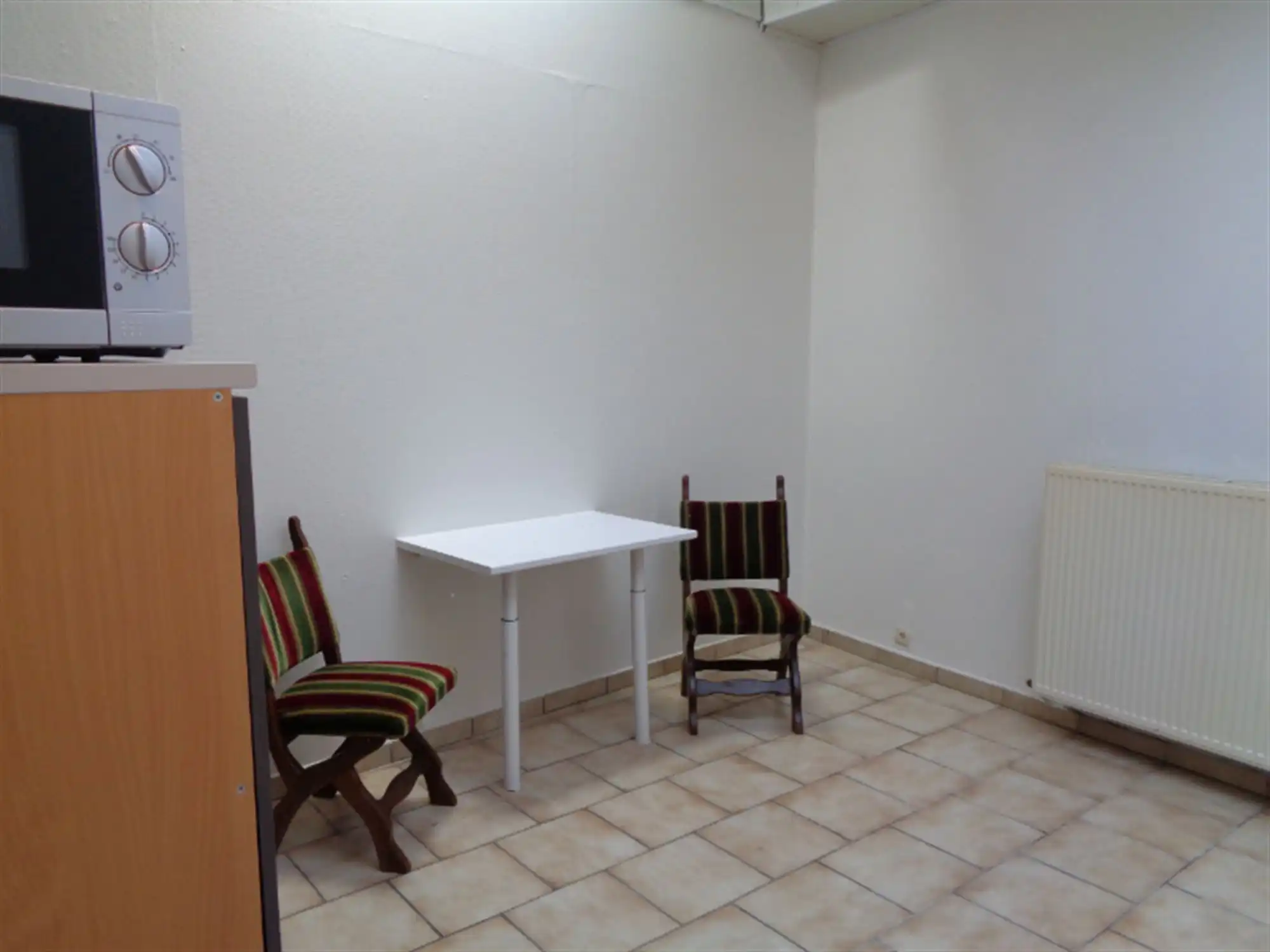 Gemeubelde studio verbruik ingebrepen foto 3