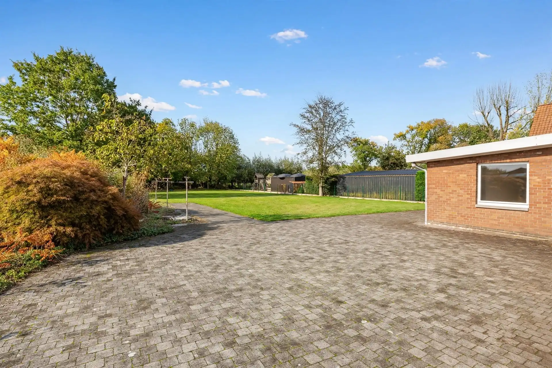 Uitstekend gelegen bungalow op uitzonderlijk perceel foto 23