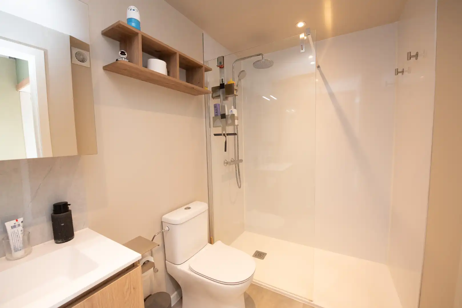 Halfopen bebouwing met 2 slaapkamers op groot perceel van 1305 m² foto 11