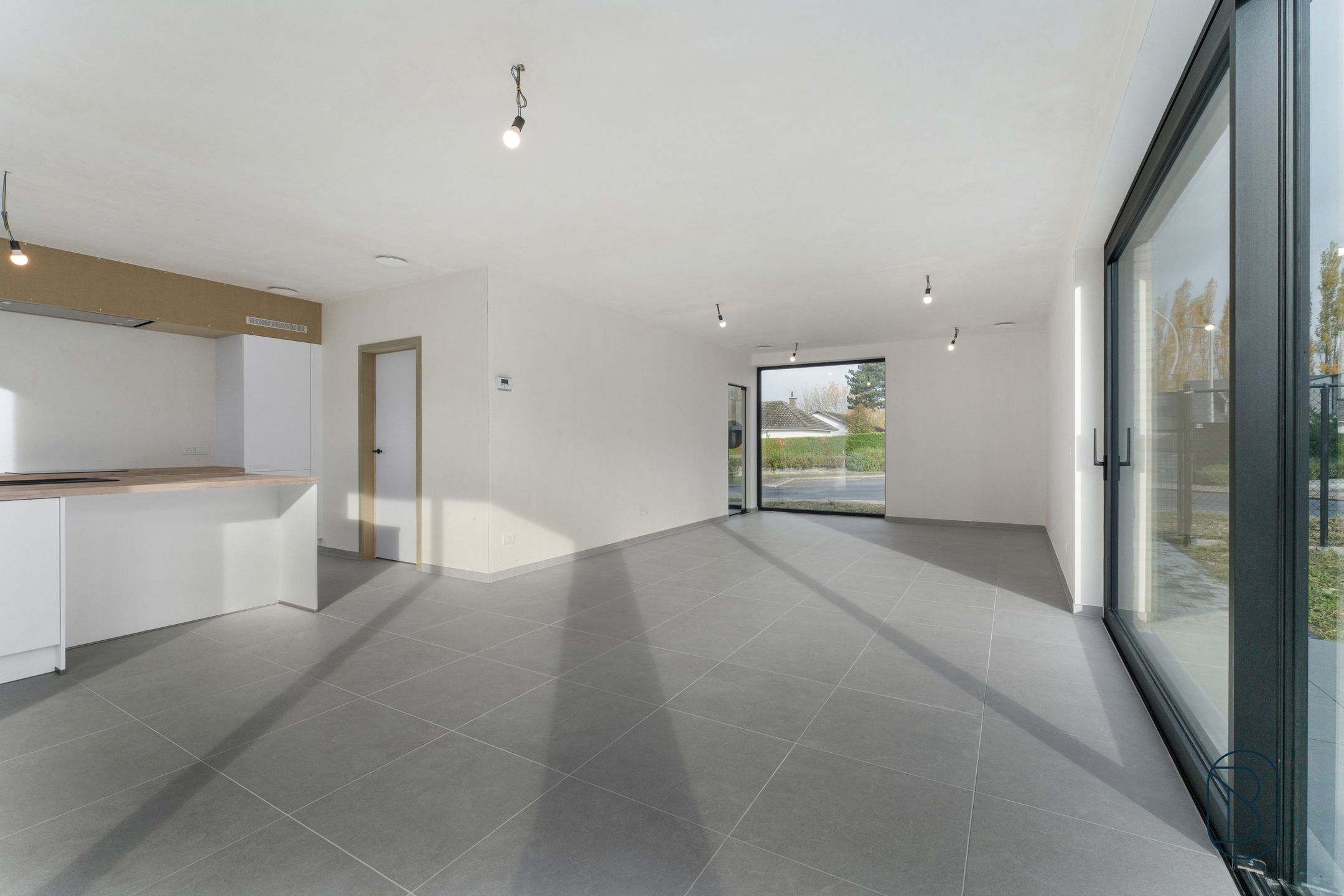 Nieuwbouwwoning met zonnepanelen, zuidgerichte tuin in Marke foto 13