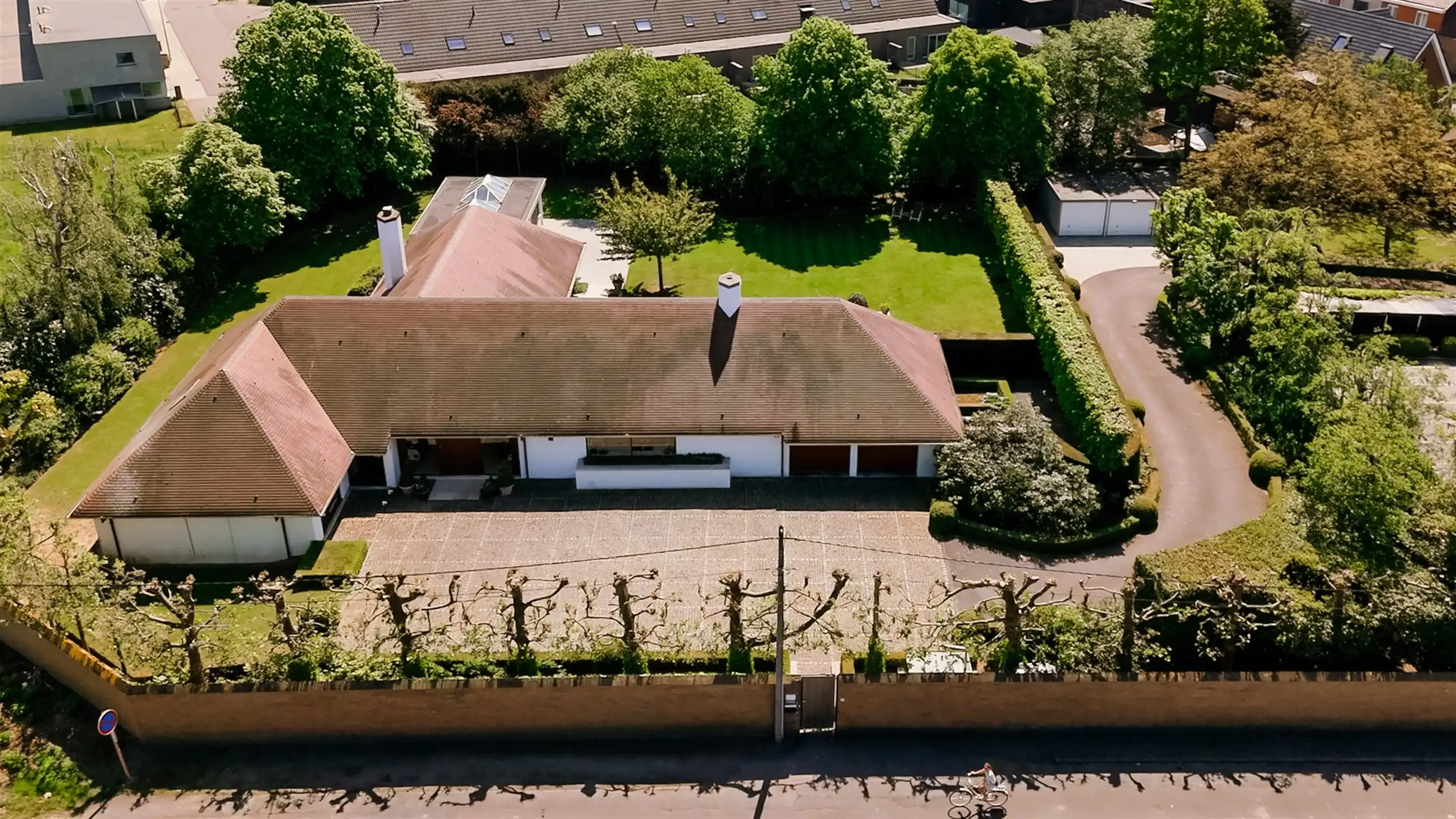 Indrukwekkend Vastgoed op 3.667 m² met dubbele garage foto 30