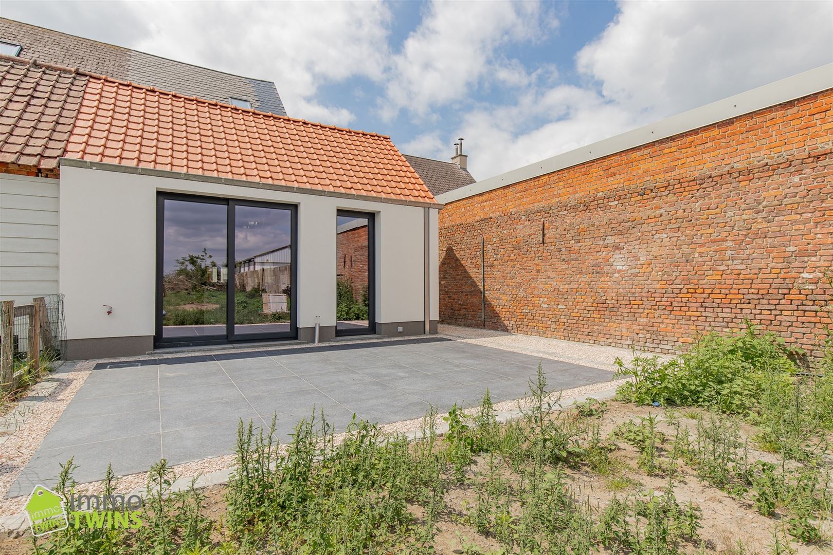 Volledig gerenoveerde gezinswoning met ruime tuin te Lebbeke foto 9