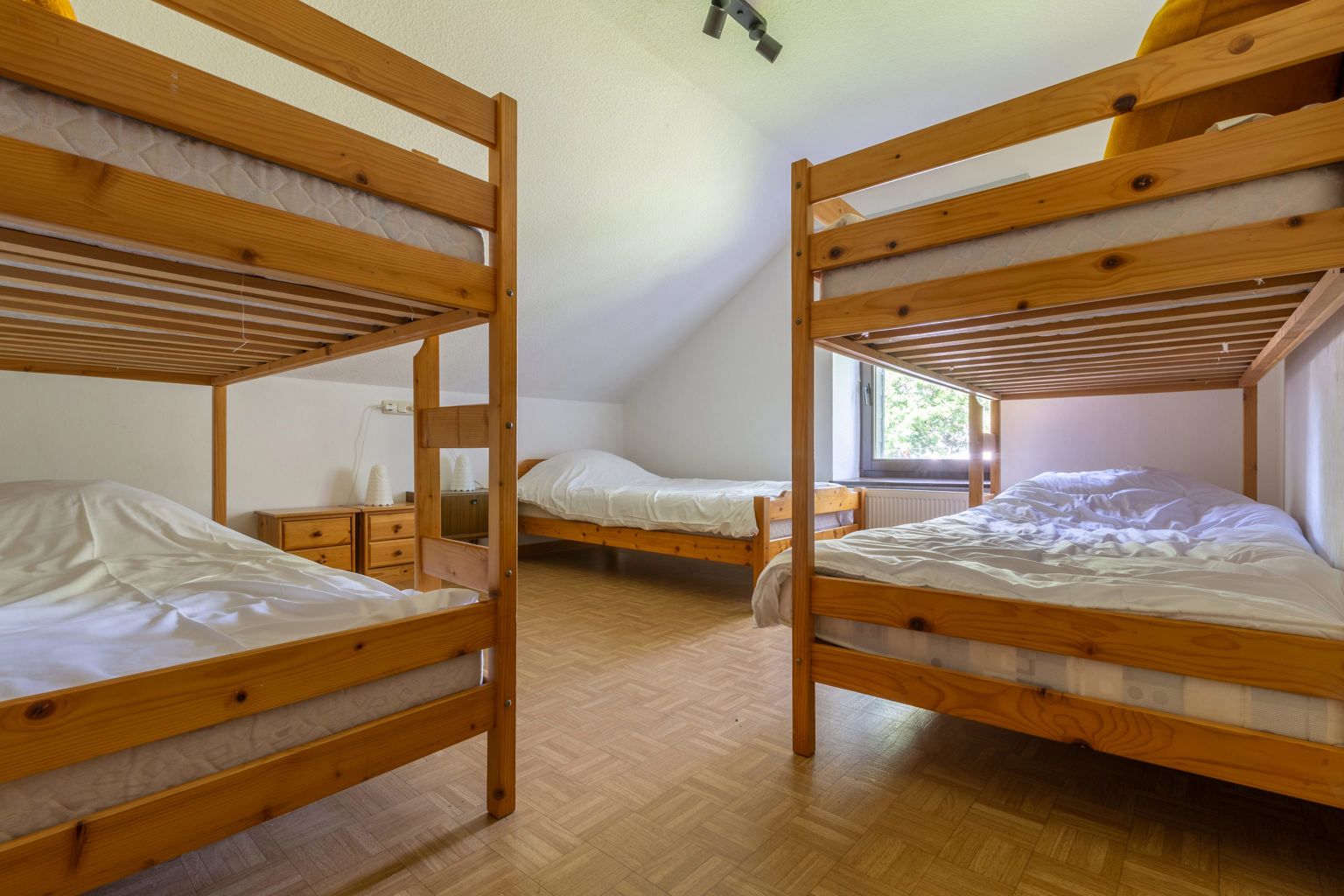 Ruime woning in een oase van groen! foto 10