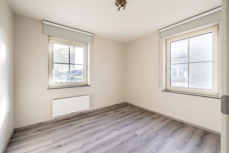 Halfopen woning met 4 slaapkamers en tuin nabij station Ingelmunster foto 8