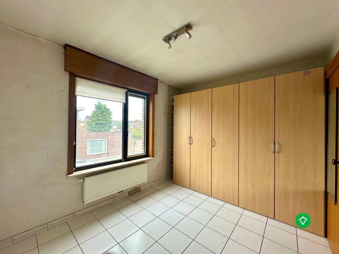 Ruim duplexappartement met terras en garage nabij centrum Roeselare foto 10