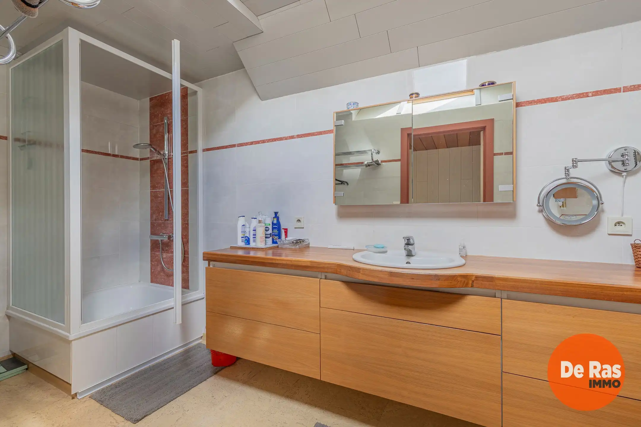 BOTTELARE – Ruime woning met tuin, dubbele garage en 5 slpks foto 11