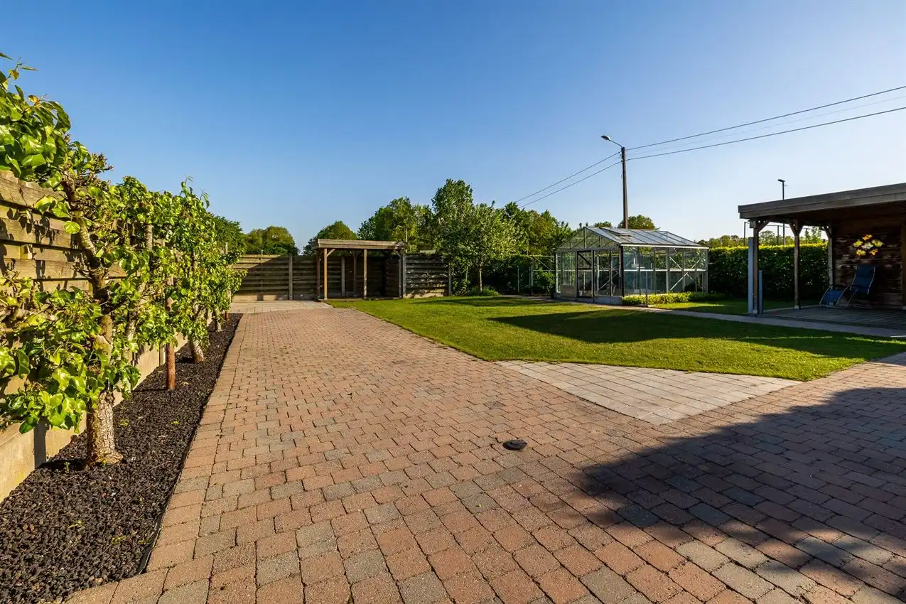 Gerenoveerde woning 3slk op rustige ligging foto 45