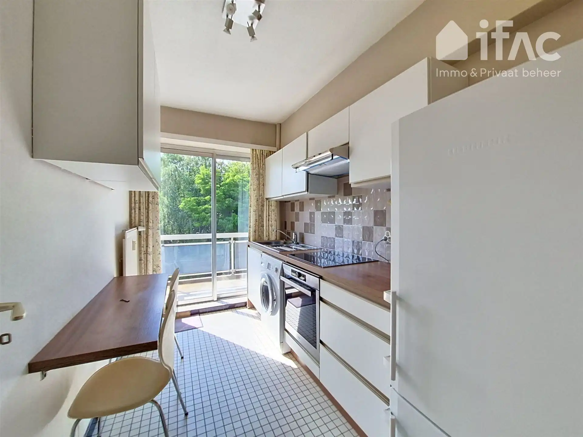 Eénslaapkamer appartement op de 3de verdieping met terras foto 5