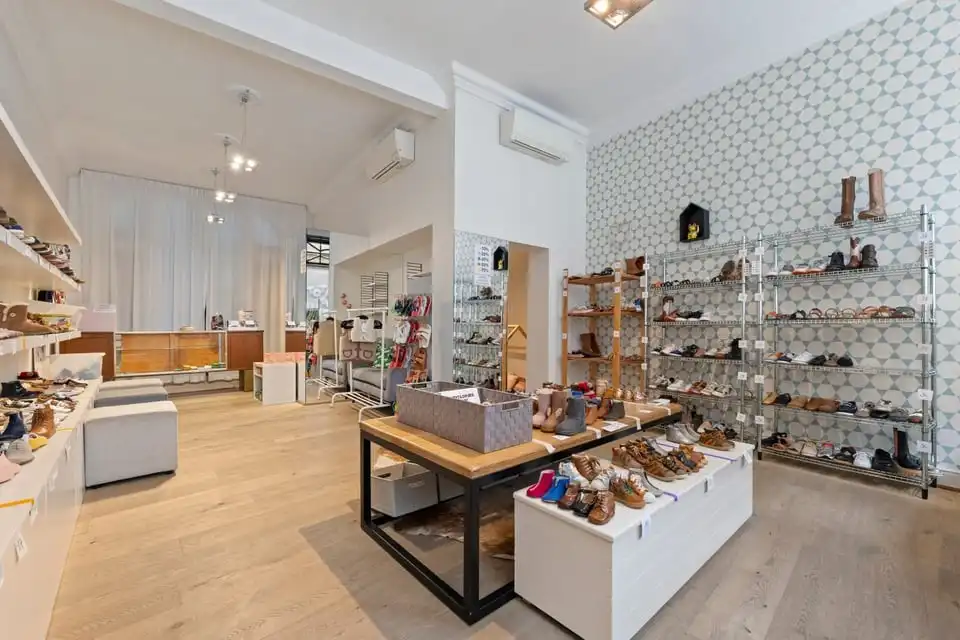 HANDELSPAND IN HET CENTRUM VAN SINT-TRUIDEN foto 4