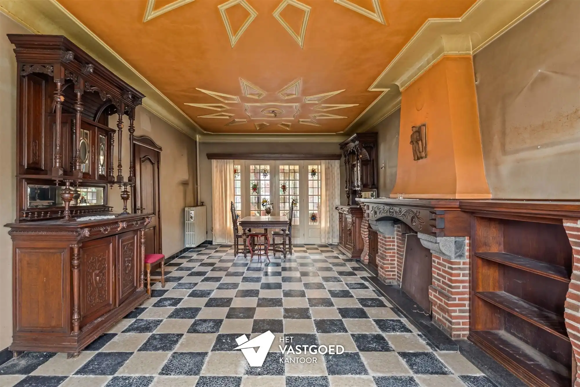 PRACHTIGE, STATIGE WONING IN CENTRUM MET ENORM POTENTIEEL foto 5