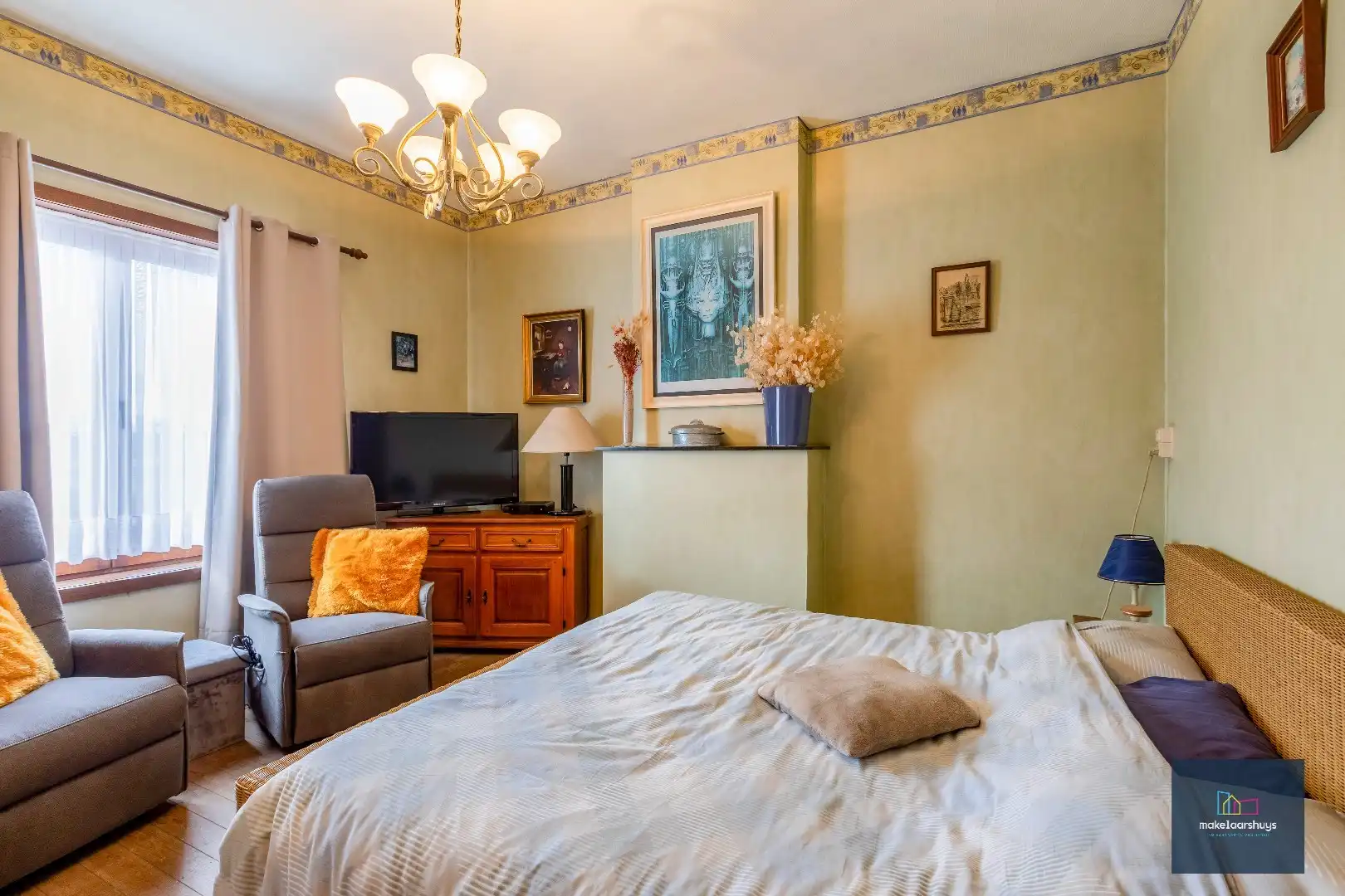 Verzorgde halfopen bebouwing met grote tuin en carport  foto 17