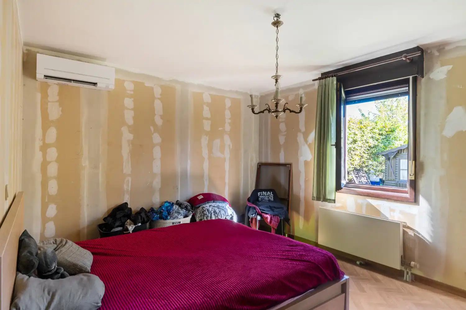 Instapklare op te frissen woning met 4 slpkrs op prima locatie in Elzestraat foto 8
